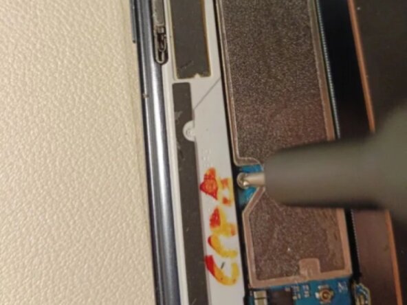 Samsung Galaxy Note7 Screen Assembly Replacement: adım 6, 2 resimden 1.