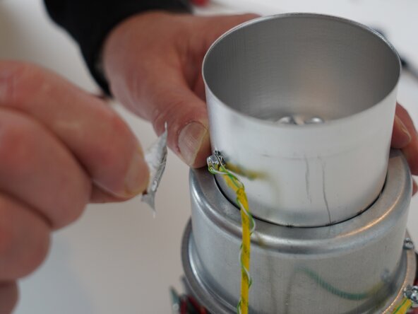 Kaffelogic Nano 7/LINK (D-P Serial) Thermocouple Replacement, Remove the tape: crwdns2935265:07crwdnd2935265:02crwdnd2935265:03crwdne2935265:0