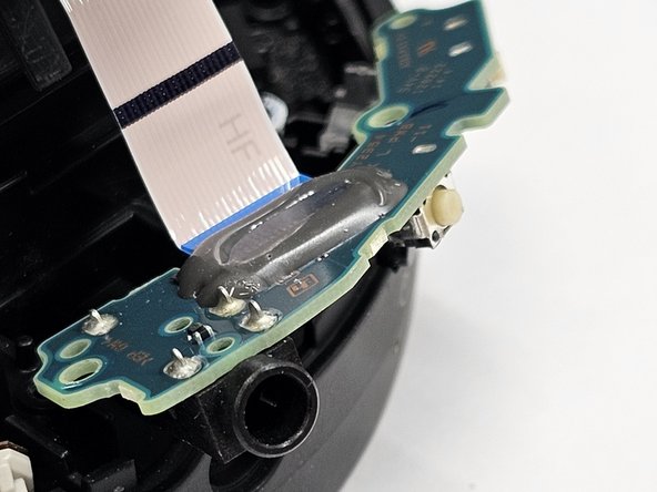 Sony WH-1000XM5 3.5mm Jack Replacement / Debris Removal, Removing the Daughter Board: crwdns2935265:08crwdnd2935265:03crwdnd2935265:03crwdne2935265:0