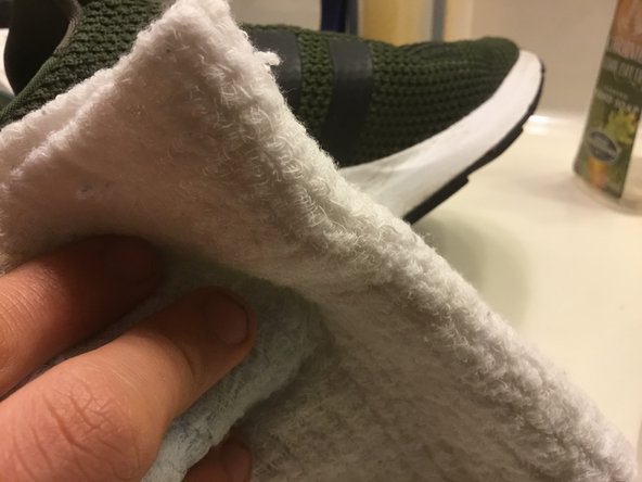 How to clean a Shoe: crwdns2935265:03crwdnd2935265:02crwdnd2935265:02crwdne2935265:0