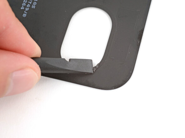 Google Pixel 9a Logic Board Replacement, Remove the old camera bezel adhesive: passo 68, immagine 2 di 2