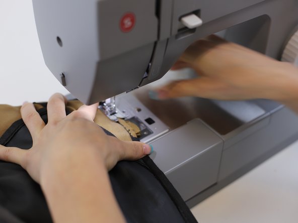 How to Repair a Loose Webbing Strap in a Backpack, Reenforce the seam: crwdns2935265:08crwdnd2935265:02crwdnd2935265:03crwdne2935265:0