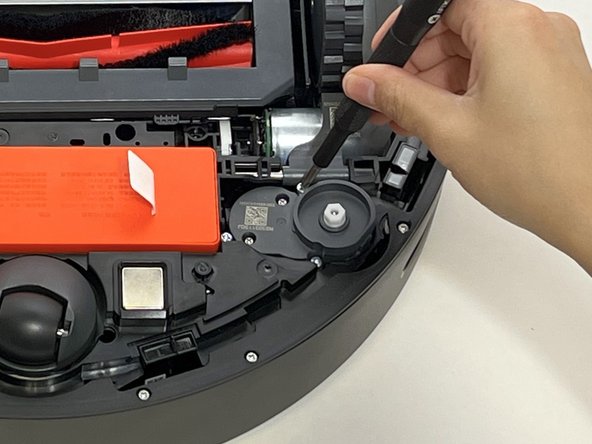 Roborock Q5 Side Brush Motor Replacement: crwdns2935265:06crwdnd2935265:02crwdnd2935265:03crwdne2935265:0