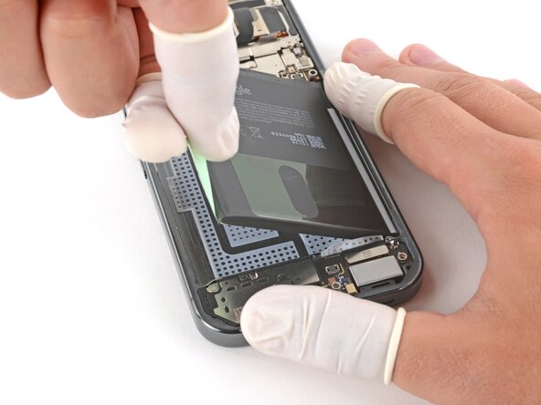 Google Pixel 10 Pro Battery Replacement, Separate the battery adhesive: crwdns2935265:025crwdnd2935265:03crwdnd2935265:03crwdne2935265:0