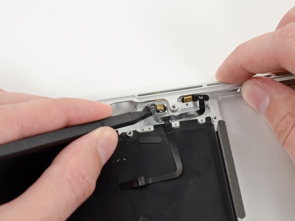 MacBook Pro 13" Retina Display Late 2012 Upper Case Replacement: crwdns2935265:068crwdnd2935265:02crwdnd2935265:02crwdne2935265:0