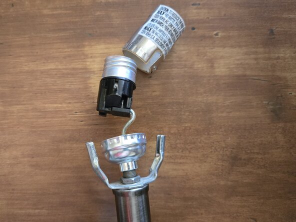 Replace the Light Socket in a Desk Lamp: crwdns2935265:05crwdnd2935265:01crwdnd2935265:03crwdne2935265:0