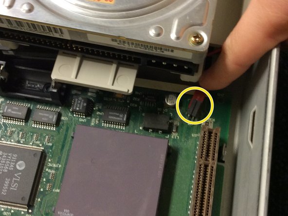 Macintosh Quadra 610 Teardown: stap 0, afbeelding 2 van 3