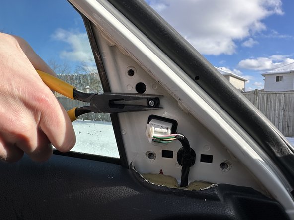 2014-Present Kia Soul Side Mirror Replacement: crwdns2935265:04crwdnd2935265:02crwdnd2935265:03crwdne2935265:0