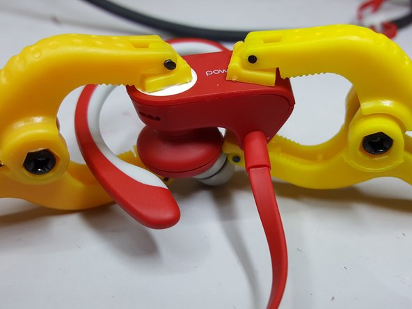 PowerBeats2 Wireless Headphones by Dr. Dre Battery Replacement, Reattach Battery Cover/Casing: crwdns2935265:05crwdnd2935265:02crwdnd2935265:02crwdne2935265:0