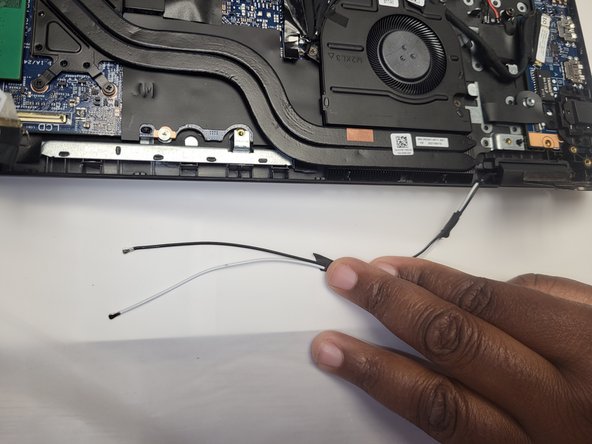 Dell Latitude 3520 Screen Replacement, Screen Removal: crwdns2935265:03crwdnd2935265:03crwdnd2935265:03crwdne2935265:0