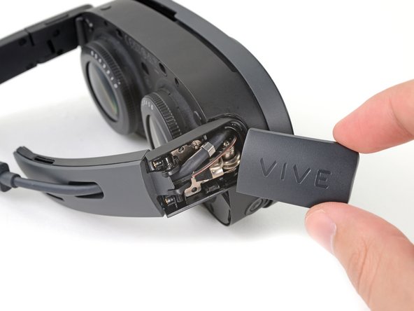 HTC Vive XR Elite Motion Sensor Replacement, Remove the outer hinge cover: crwdns2935265:09crwdnd2935265:03crwdnd2935265:03crwdne2935265:0