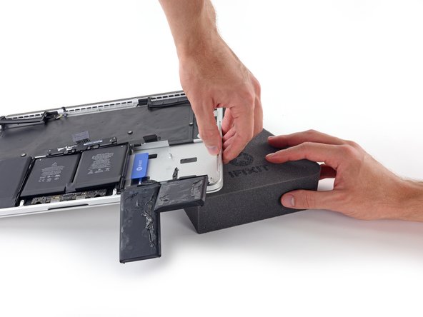 MacBook Pro 15" Retina Display Mid 2015 Battery Replacement: crwdns2935265:067crwdnd2935265:02crwdnd2935265:02crwdne2935265:0