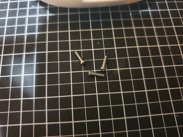 MUJI Portable Aroma Diffuser Disassembly, 메인보드 나사 4개 풀기: crwdns2935265:06crwdnd2935265:02crwdnd2935265:03crwdne2935265:0