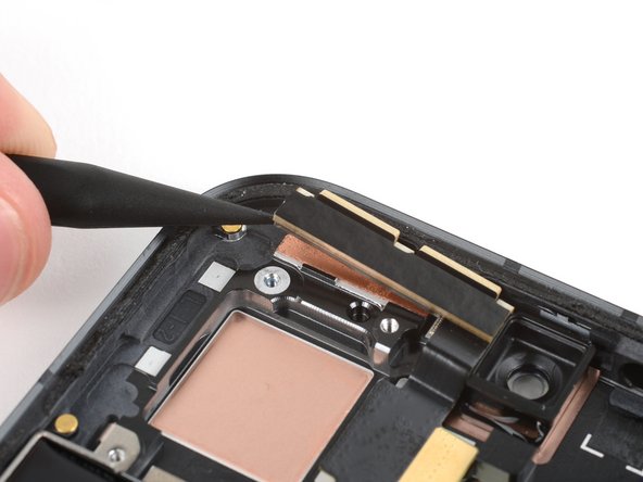 Google Pixel 8a 5G mmWave Antenna Replacement, Remove the mmWave antenna: 手順 38、 2の画像 2