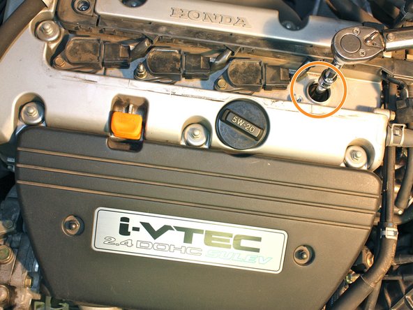 2003-2007 Honda Accord Spark Plugs Replacement: crwdns2935265:08crwdnd2935265:02crwdnd2935265:02crwdne2935265:0