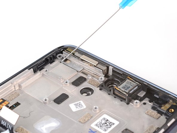 Motorola Moto G Stylus 5G (2022) Upper 5G mmWave Antenna Replacement, Soften the adhesive: step 25, image 3 of 3