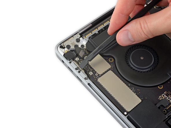 MacBook Pro 15" Touch Bar Late 2016 Battery Replacement: crwdns2935265:038crwdnd2935265:03crwdnd2935265:03crwdne2935265:0