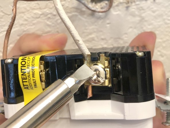 GFCI Outlet Replacement: crwdns2935265:011crwdnd2935265:03crwdnd2935265:03crwdne2935265:0