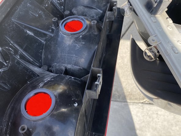 2006 Dodge RAM Turn Signal Bulb Replacement: crwdns2935265:04crwdnd2935265:03crwdnd2935265:03crwdne2935265:0