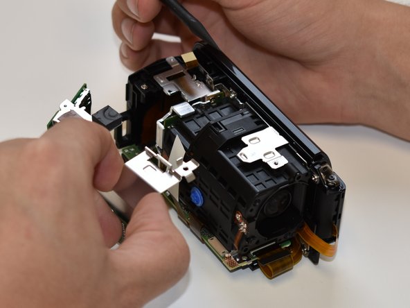 Canon Vixia HF R62 Display Panel Replacement: crwdns2935265:019crwdnd2935265:03crwdnd2935265:03crwdne2935265:0