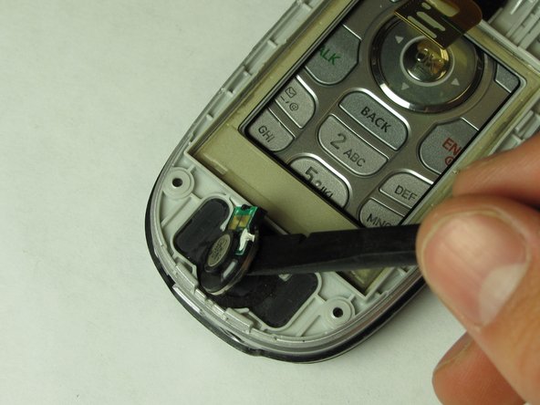 Motorola C290 Speaker Replacement, Speaker Removal: crwdns2935265:05crwdnd2935265:02crwdnd2935265:03crwdne2935265:0