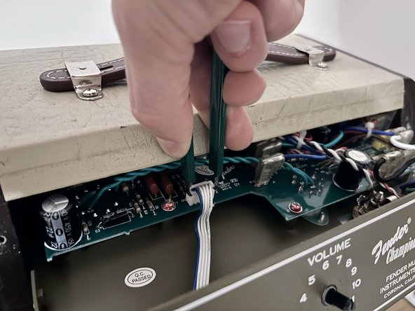 Fender Champion 600 Volume Pot Replacement: step 7, image 2 of 3