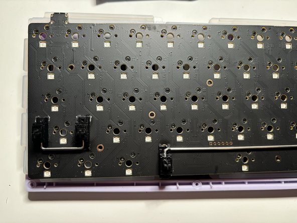 KBD67 Lite R4 Keyboard Keys Replacement, Unscrew the stabilizers: crwdns2935265:05crwdnd2935265:02crwdnd2935265:03crwdne2935265:0