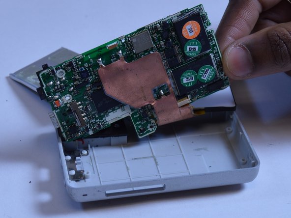 Creative Zen X-Fi LCD Screen Replacement, Pull the Motherboard Out: crwdns2935265:08crwdnd2935265:02crwdnd2935265:02crwdne2935265:0