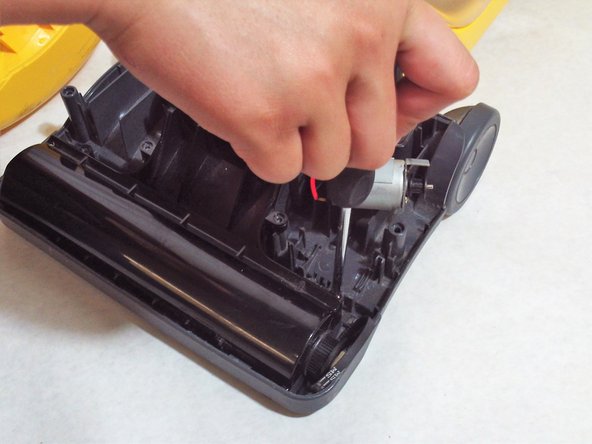 Eureka 402A Mini Light Upright Vacuum Belt Replacement: step 6, image 3 of 3