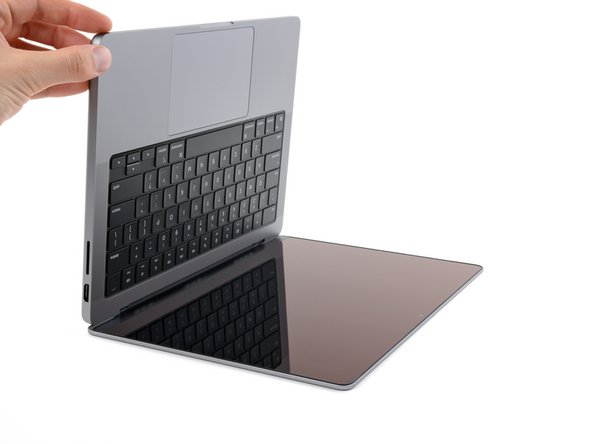 MacBook Pro 14" Late 2023 (M3) Screen Replacement, Open your screen: crwdns2935265:038crwdnd2935265:02crwdnd2935265:02crwdne2935265:0