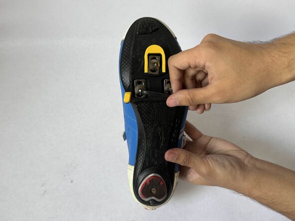 Sidi Bike Shoe Cleat and Heel Plate Replacement: crwdns2935265:03crwdnd2935265:02crwdnd2935265:02crwdne2935265:0