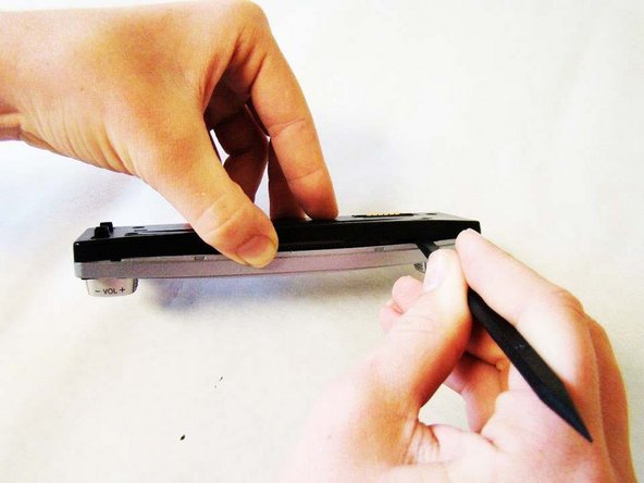 Sony Xplod CDX-MP30 Front Screen Motherboard Replacement: crwdns2935265:04crwdnd2935265:02crwdnd2935265:03crwdne2935265:0