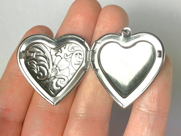 How to Repair a Locket Hinge: crwdns2935265:09crwdnd2935265:02crwdnd2935265:02crwdne2935265:0