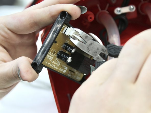 Black and Decker DCM100R Control Panel Circuit Board Replacement: crwdns2935265:013crwdnd2935265:02crwdnd2935265:03crwdne2935265:0