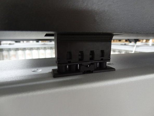 Installing the UV9000 UV Therapy System: 8 단계, 이미지 2개 중 2개