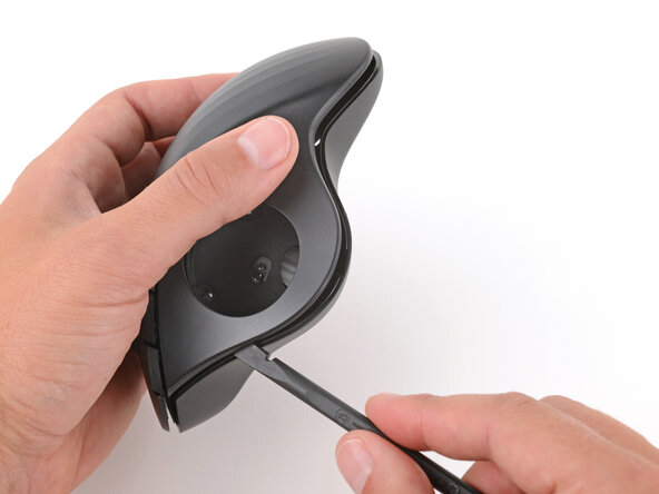 How to Open Your Logitech Ergo M575S: crwdns2935265:010crwdnd2935265:03crwdnd2935265:03crwdne2935265:0