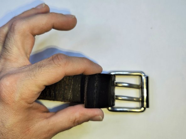 How to Repair a Broken Leather Belt Using Adhesives: crwdns2935265:04crwdnd2935265:03crwdnd2935265:03crwdne2935265:0