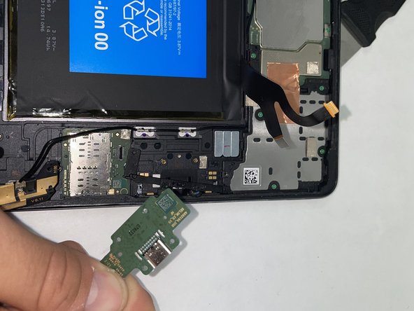 Amazon Fire Max 11 Charging Port Replacement: crwdns2935265:05crwdnd2935265:02crwdnd2935265:02crwdne2935265:0