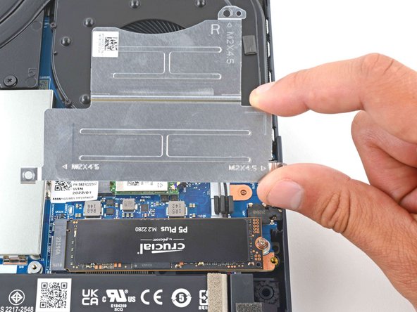 Lenovo Legion 5 15ACH6H Battery Replacement, Remove the SSD shield: crwdns2935265:014crwdnd2935265:03crwdnd2935265:03crwdne2935265:0