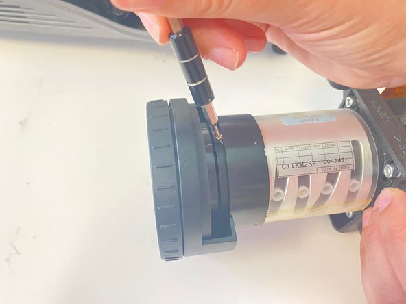 Hitachi CP-X440 Lens Replacement: crwdns2935265:010crwdnd2935265:02crwdnd2935265:02crwdne2935265:0