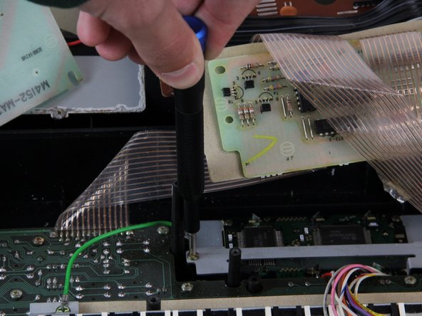 Casio CZ-1000 Display Screen Replacement: 步骤 6 中的图像 2，3