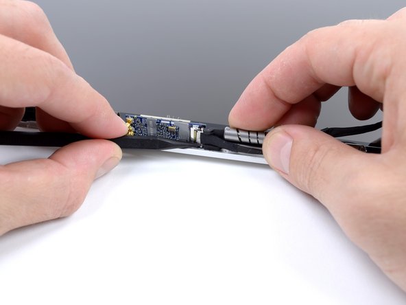 MacBook Pro 17" Unibody AirPort Board Replacement: crwdns2935265:021crwdnd2935265:03crwdnd2935265:03crwdne2935265:0