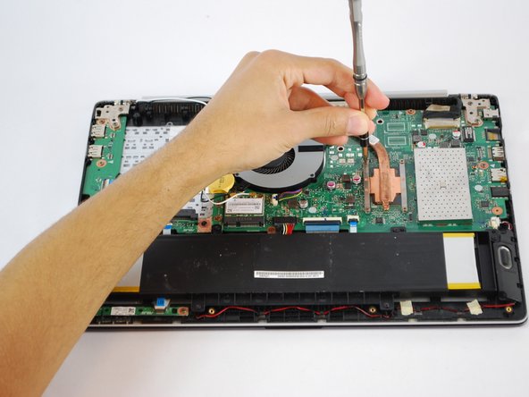 Asus Vivobook Q301LA-BHI5T02 Track Pad Replacement, Fan and Heatsink: crwdns2935265:08crwdnd2935265:03crwdnd2935265:03crwdne2935265:0