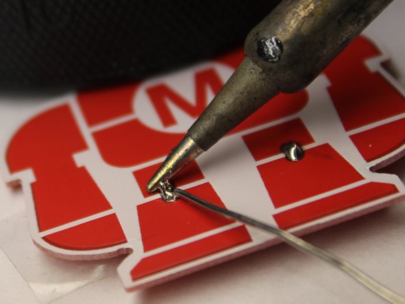 Learn to solder electronics with the Maker Shed Solder Badge!: crwdns2935265:013crwdnd2935265:02crwdnd2935265:03crwdne2935265:0