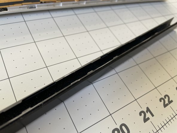 MacBook Pro 15" Unibody Mid 2012 Airport and Bluetooth Antenna Replacement, Airport and Bluetooth Antenna: crwdns2935265:019crwdnd2935265:03crwdnd2935265:03crwdne2935265:0