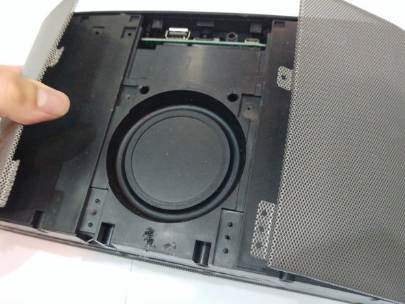 Noblecrown A8 Teardown, Remove the Speaker grill: 手順 2、 2の画像 1