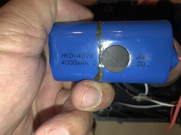 Bugani M83 wireless speaker Battery Replacement: adım 18, 3 resimden 1.