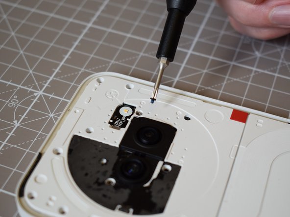 Nothing Phone (2a) Battery Replacement, Redo x5 Phillips 00 Screw: crwdns2935265:031crwdnd2935265:03crwdnd2935265:03crwdne2935265:0