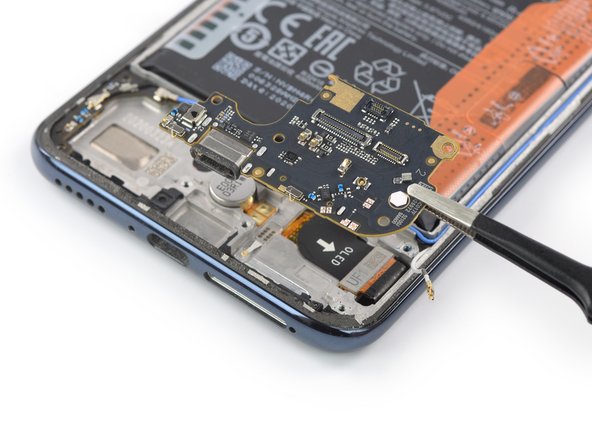 Xiaomi Mi 10 Lite Screen Replacement, Remove the daughterboard: crwdns2935265:022crwdnd2935265:03crwdnd2935265:03crwdne2935265:0