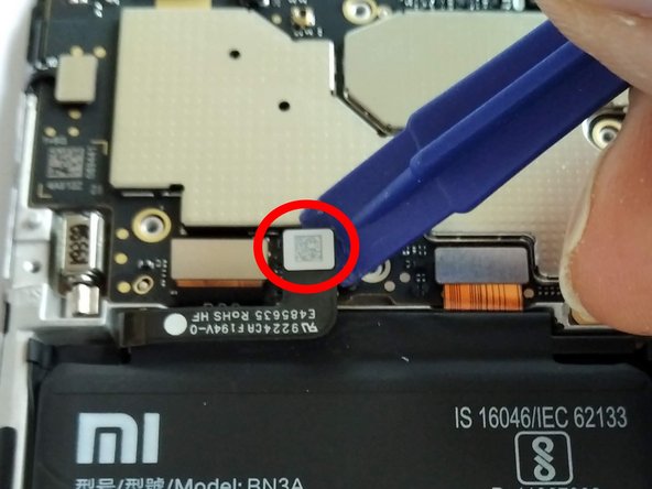 Xiaomi Redmi Go Screen and Battery Replacement, Remove the Battery: crwdns2935265:07crwdnd2935265:03crwdnd2935265:03crwdne2935265:0